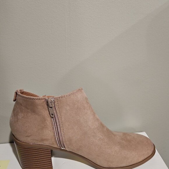 Womens boots - Picture 2 of 2